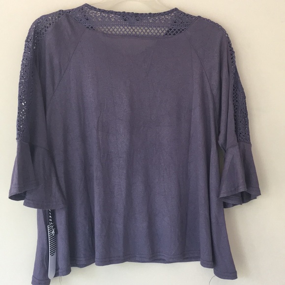 Women flare lace up top - Picture 4 of 5